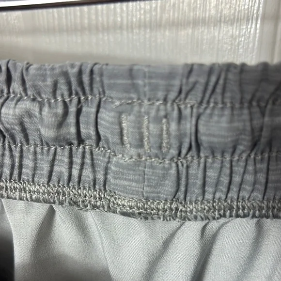 lululemon men’s Gray Athletic Shorts with Drawstring - Picture 6 of 11